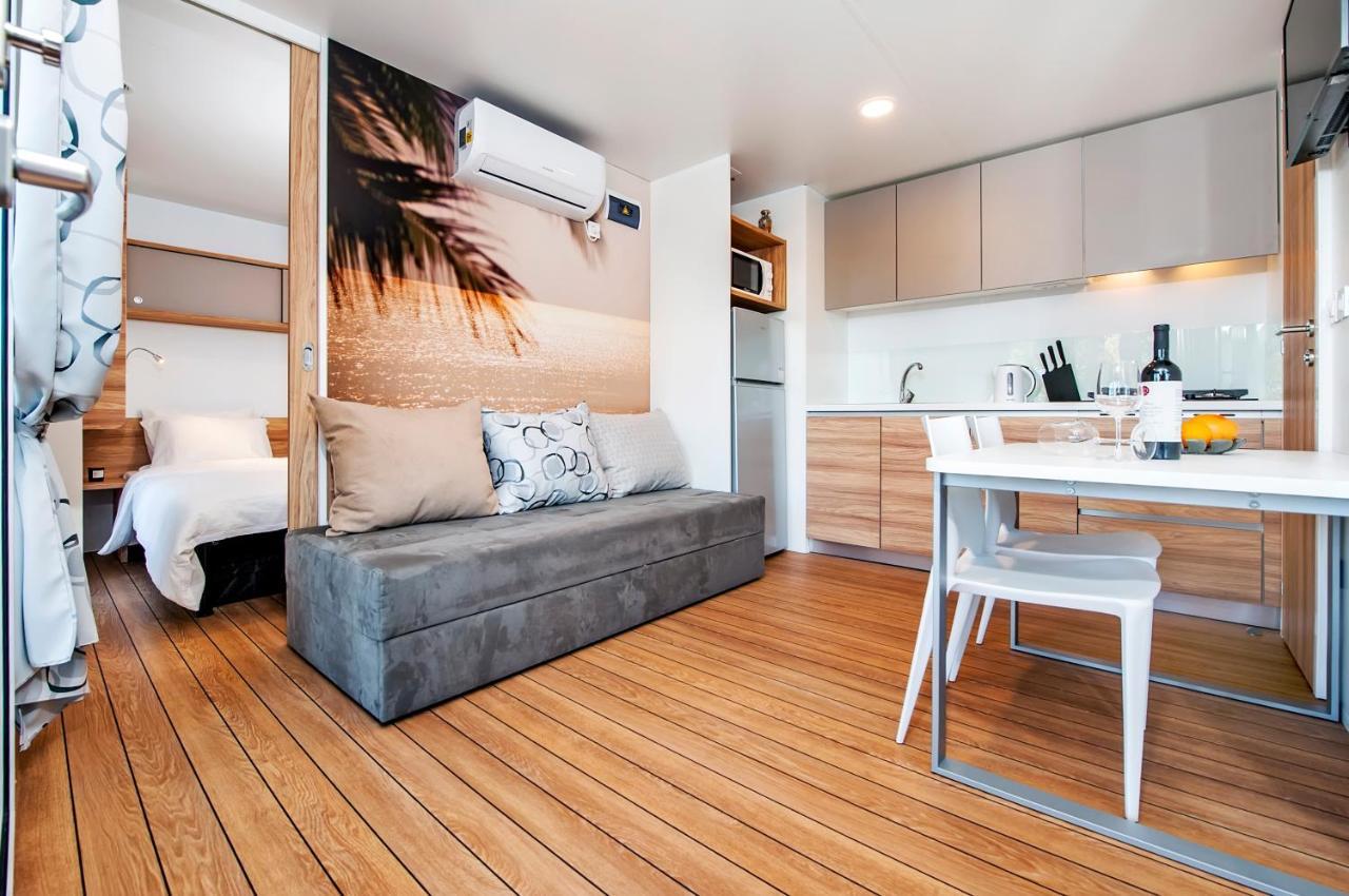 Pineta Mobile Home In Porton Biondi Camp Rovinj Buitenkant foto