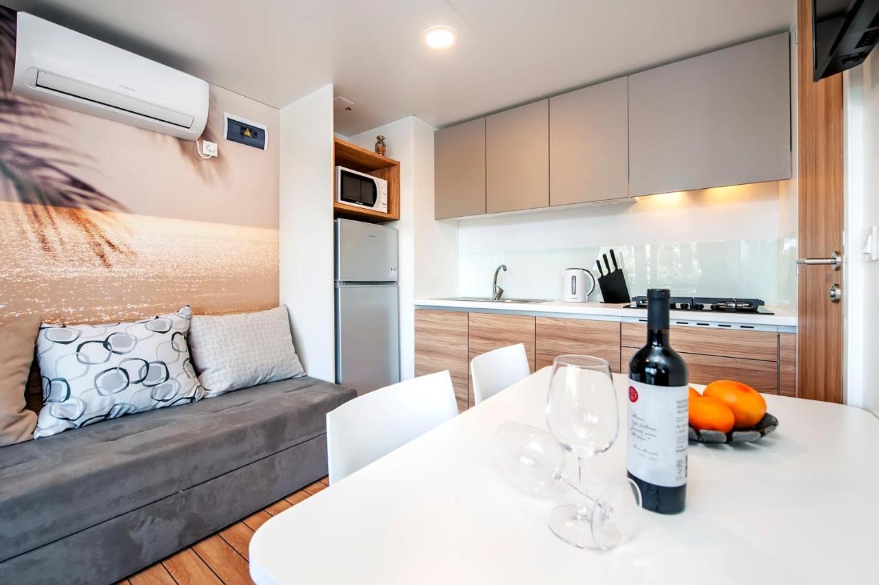 Pineta Mobile Home In Porton Biondi Camp Rovinj Buitenkant foto